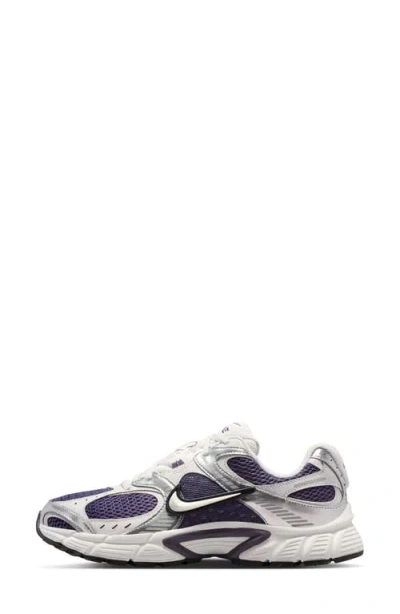 Nike V5 Rnr Sneaker In Multi