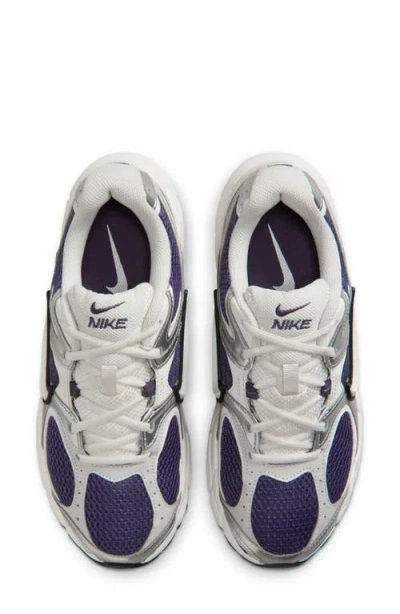 Nike V5 Rnr Sneaker In Multi