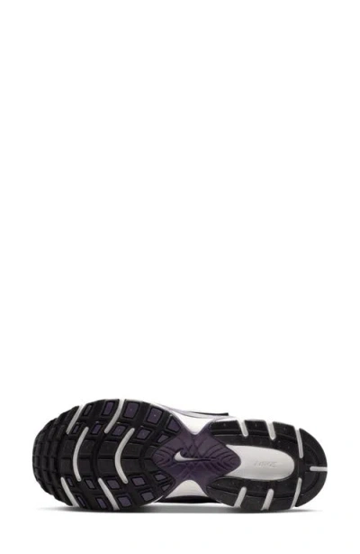 Nike V5 Rnr Sneaker In Multi