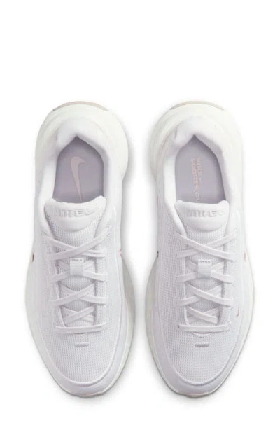 Nike Uplift Sc Sneaker In White