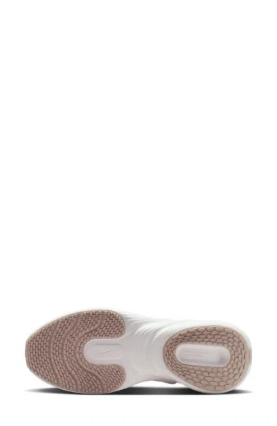 Nike Uplift Sc Sneaker In White