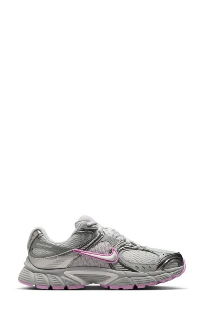 Nike V5 Rnr Sneaker In Multi