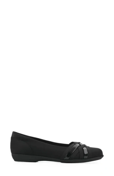 Cliffs By White Mountain Wide Width Chic Ballet Flat In Black