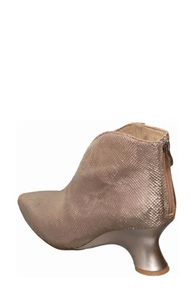 Antelope Phoebe Boot In Gold