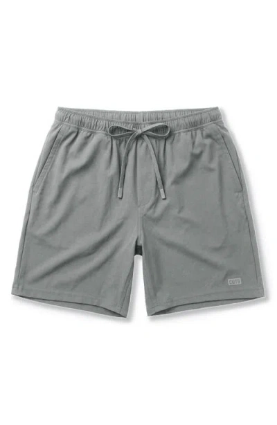 Cuts Crossover Performance Drawstring Shorts In Gray