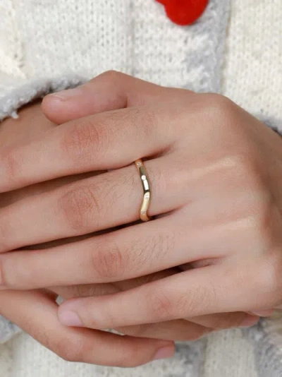 Devata Wave Ring In Gold