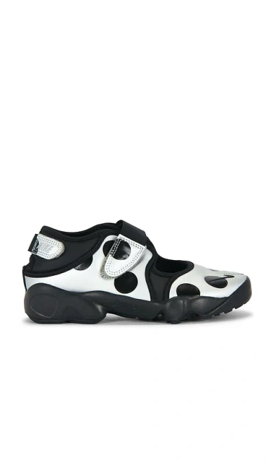 Nike Rift Split Toe Sandals Polka Dot Silhouette In White