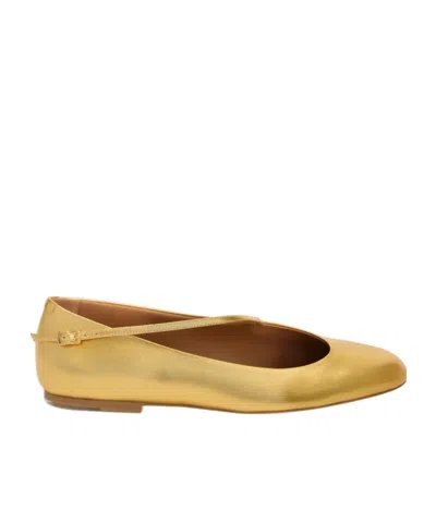 Jil Sander Elyss Laminated Ballet Flats In Gold