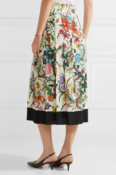 Shop Gucci Pleated Floral-print Silk Crepe De Chine Midi Skirt In Cream