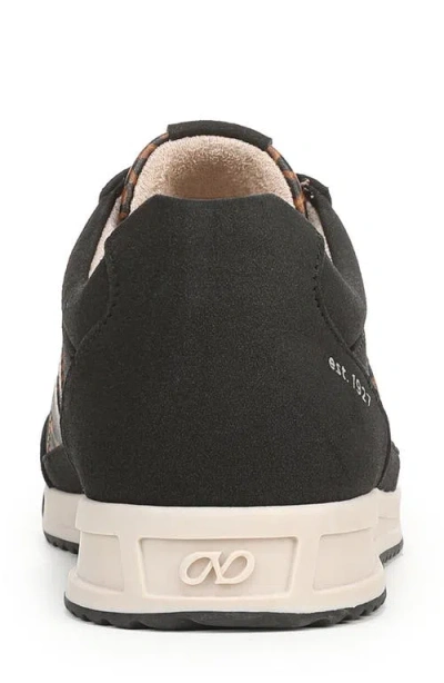 Naturalizer Garnet Sneaker In Multi
