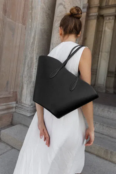 Liffner Tulip Shoulder Bag Medium Black In Black