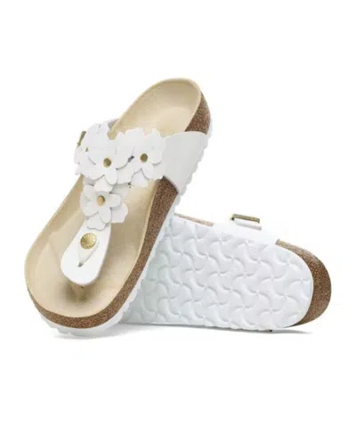 Birkenstock Gizeh Thong Sandals With Floral Buckle Fastening In Black