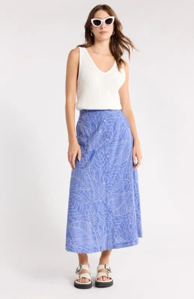 1901 V-neck Sweater Tank In White