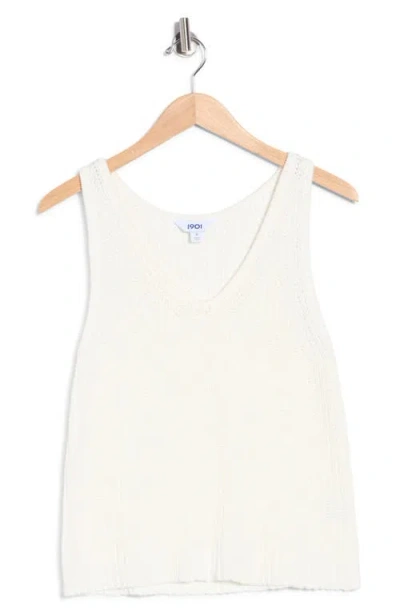 1901 V-neck Sweater Tank In White