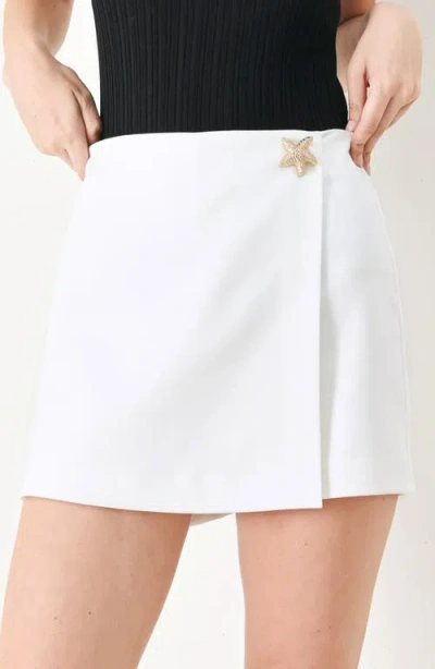 Freemarket Solid Woven Skort In White