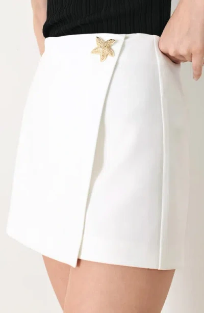 Freemarket Solid Woven Skort In White