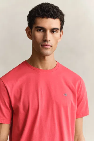 Gant Regular Fit Shield T-shirt In Red