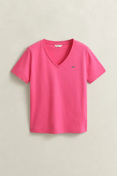 Gant Shield V-neck T-shirt In Pink