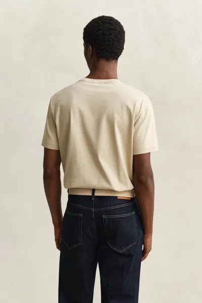 Gant Regular Fit Shield T-shirt In Neutral