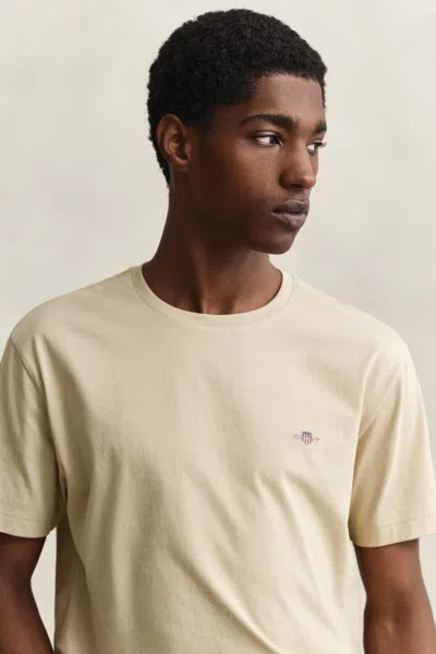 Gant Regular Fit Shield T-shirt In Neutral