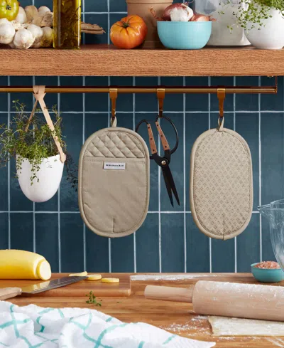 Kitchenaid Asteroid Pot Holder Set, 2 Piece In Neutral