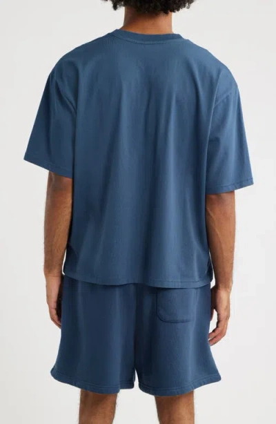 Elwood Core Oversize Tee In Blue