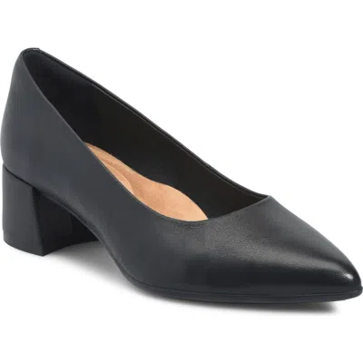 Söfft Sandra Pointed Toe Pump In Black