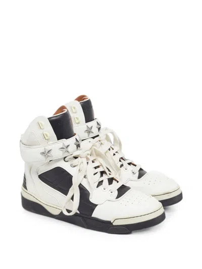 Pre-owned Givenchy Tyson Star-studded Sneakers In White