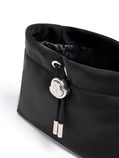 Moncler Compact Handheld Pouch Handbag With Logo Detail In Black