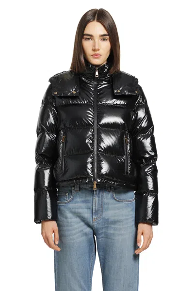 Moncler Niveole Short Down Jacket In Black