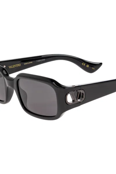 Valentino Eyewear Rectangular Frame Sunglasses In Gray