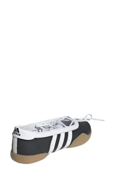 Adidas Originals Sneakers With Contrast Stripes And Rubber Sole In Multi