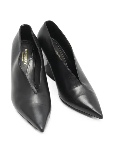 Pre-owned Burberry Brierfield V-cut Pumps In Black