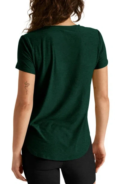 Beyond Yoga Featherweight On The Down Low Tee In Green