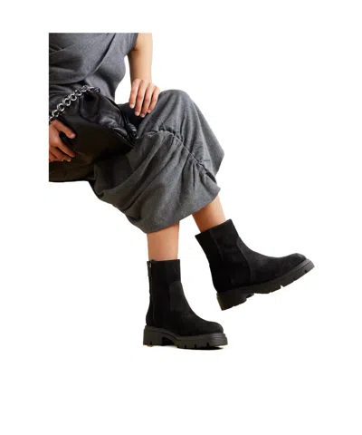 Stuart Weitzman Solid Color Suede Ankle Boots In Black