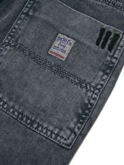 Diesel 패치 포켓 진 In Black