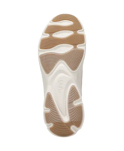 Ryka Devine Max Classic Walking Shoe In Neutral