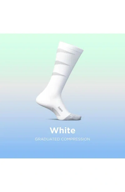 Feetures Graduated Compression Light Cushion Knee High Compression Socks In White