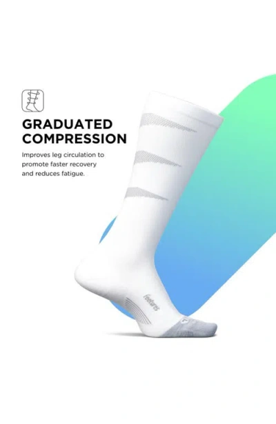 Feetures Graduated Compression Light Cushion Knee High Compression Socks In White