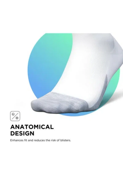 Feetures Graduated Compression Light Cushion Knee High Compression Socks In White