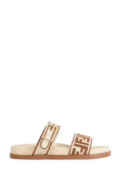 Fendi Feel Beige Raffia-effect Material Slides In Neutral