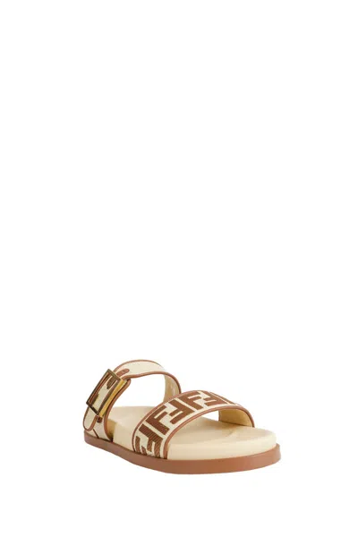 Fendi Feel Beige Raffia-effect Material Slides In Neutral