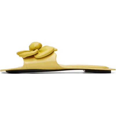 Marc Jacobs The Daisy Leather Flat Slide Sandals In Gold