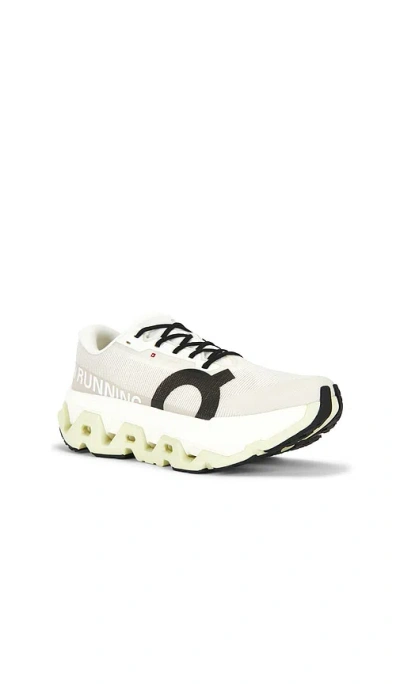 On Cloudmster 3 Hyper In White