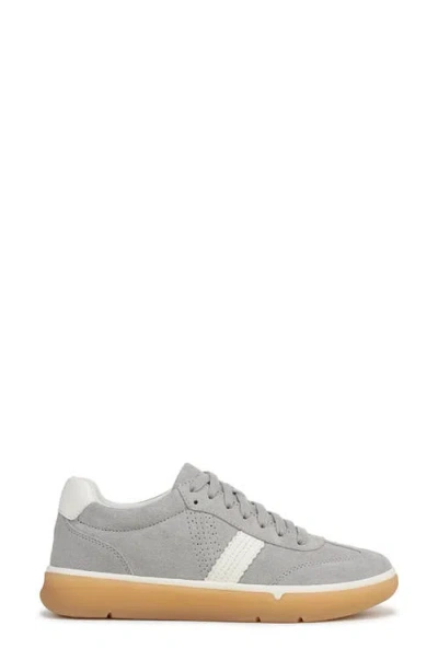 Vionic City Walk Sneaker In Gray