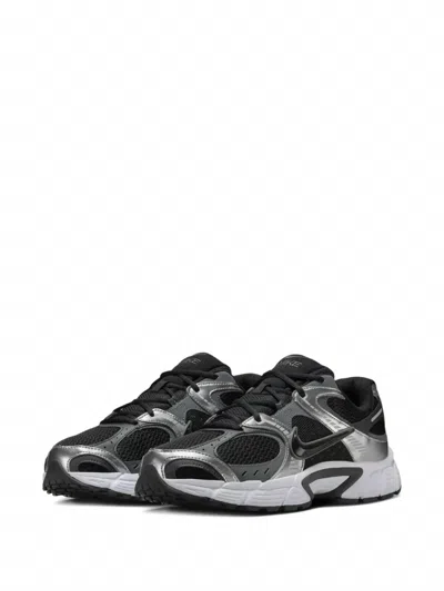 Nike Black V5 Rnr Sneakers In Black