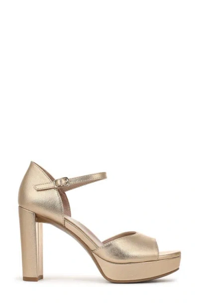 Naturalizer Novi Platform Sandal In Multi