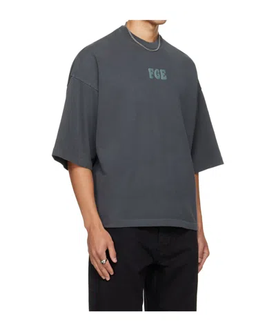 Essentials Logo-print Drop-shoulder T-shirt In Black