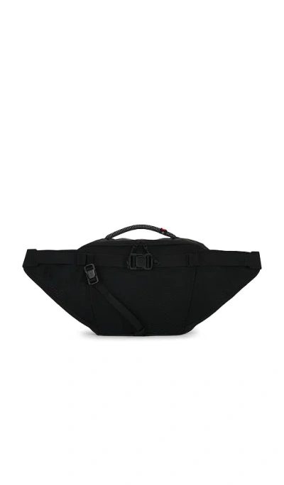 On Sling Pack 9l In Black