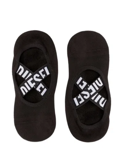 Diesel Logo-print Crossover-strap Socks In Black